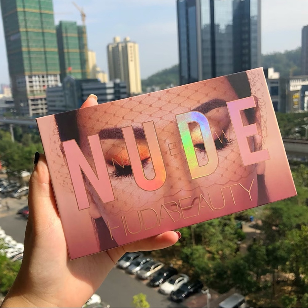 BNIB!!! HUDA BEAUTY Nude Eyeshadow Palette